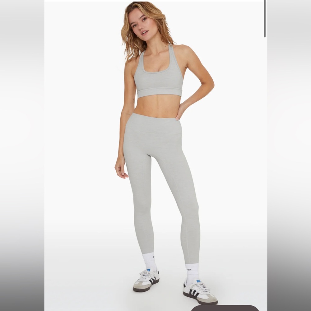 Set Active Form Cloud Bra and Leggings Heather Grey NWT